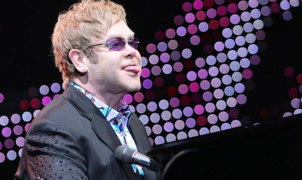 Eltono Johno koncerto akimirka