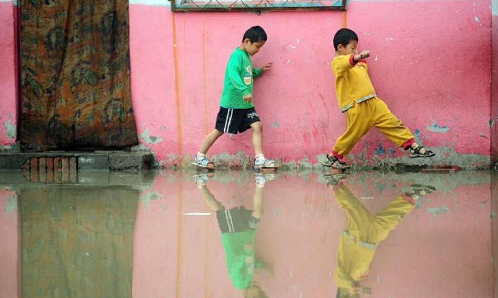 Pietinę Kinijos dalį siaubiantis potvynis