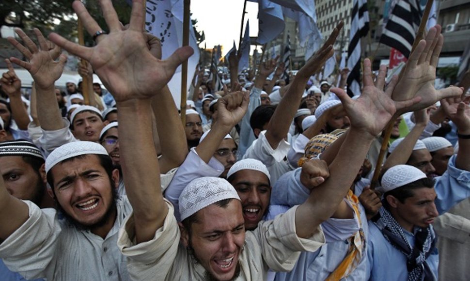 Prieš Asia Bibi paleidimą protestavę musulmonai