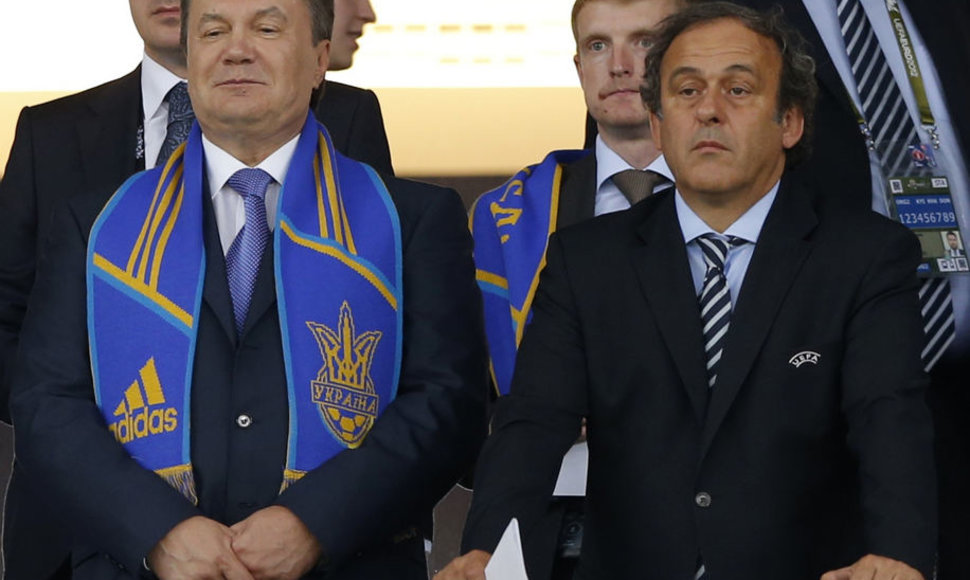 Ukrainos prezidentas Viktoras Janukovičius ir UEFA galva Michelis Platini