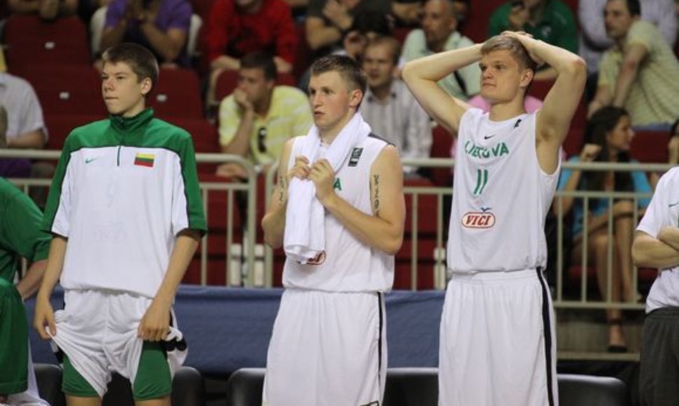 Lietuvos krepšinio rinktinė turėjo verstis be R.Jakšto ir R.Giedraičio.