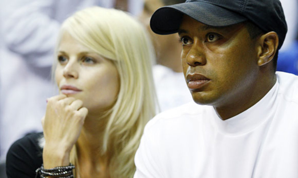 Tigeris Woodsas su žmona
