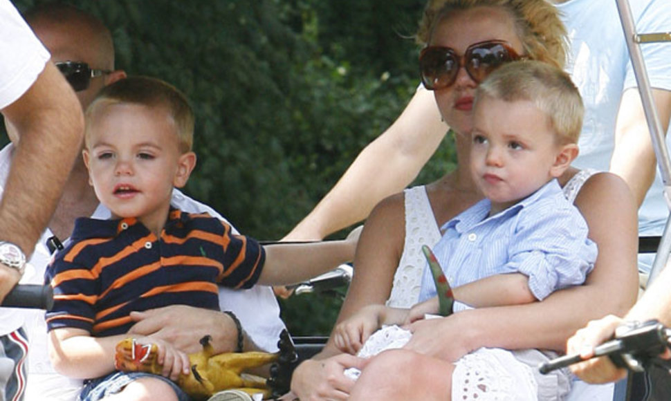 Britney Spears su sūnumis
