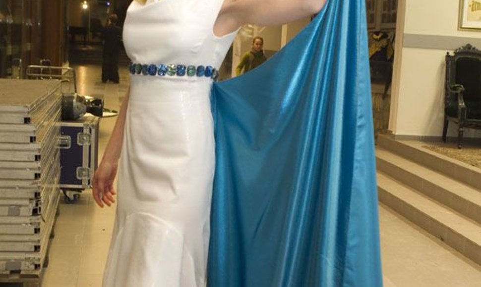 Rūta Ščiogolevaitė su Kristinos Kaikarienės sukurta suknele