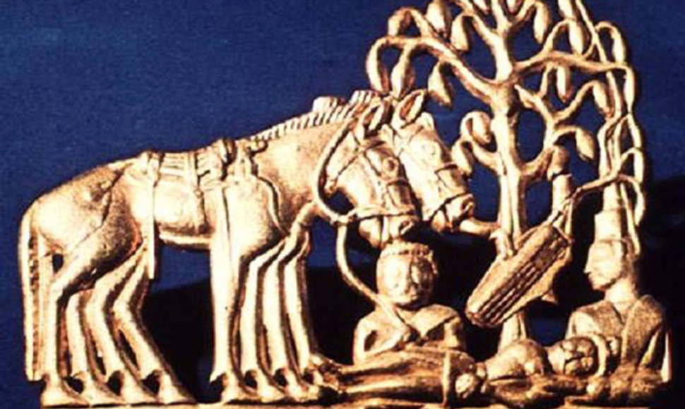 Sarmatų aukso dirbiniai žavi archeologus meniškais siužetais