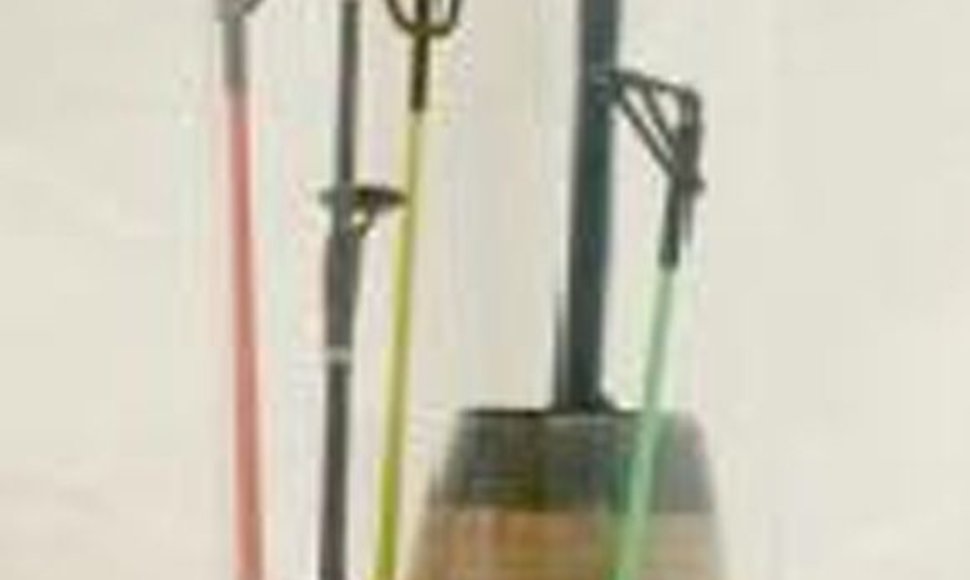 Kokteilio stiklinėje telpanti meškerė poledinei žūklei tikriausiai yra kompaktiškiausias tokio tipo įrankis