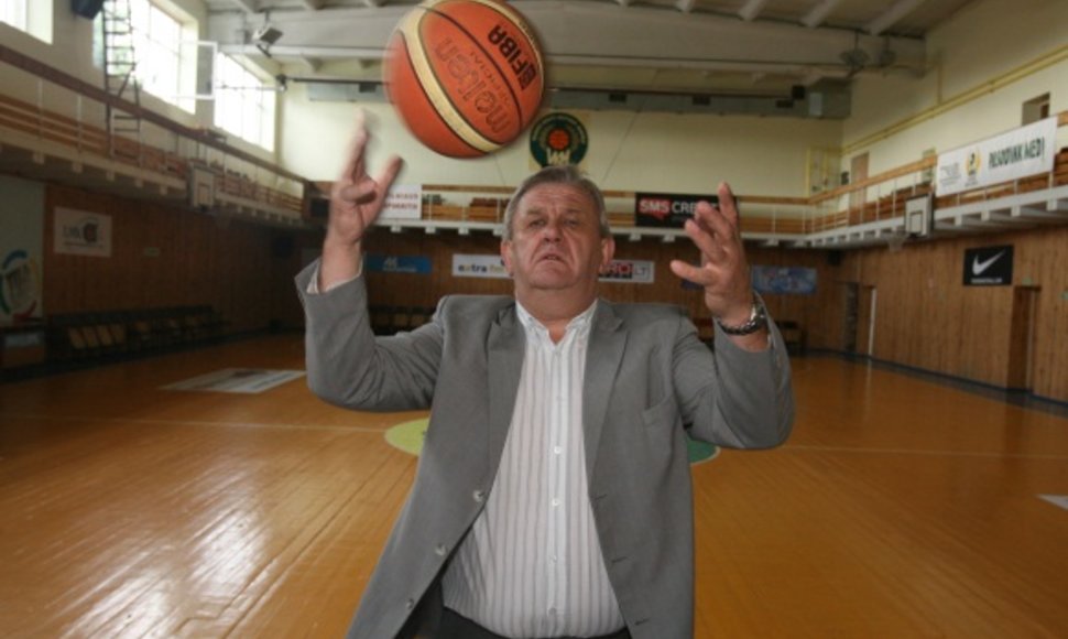 Reforma, kurios taip baiminosi Vilniaus krepšinio mokyklos direktorius A.Naruševičius, kol kas nebus pradėta.