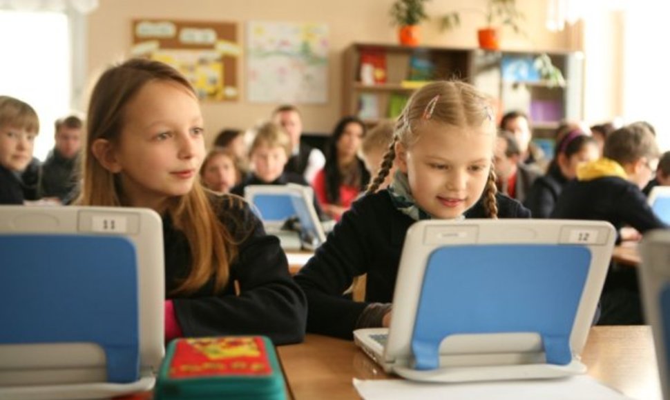 Viena Vilniaus pradinukų klasė per pamokas naudosis kompiuteriais, o ne knygomis ir sąsiuviniais.