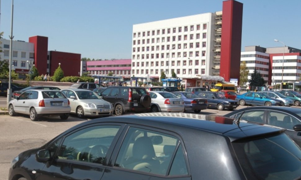 Šiuo metu aplink Santariškių klinikas yra apie 1,5 tūkst. automobilių stovėjimo vietų.