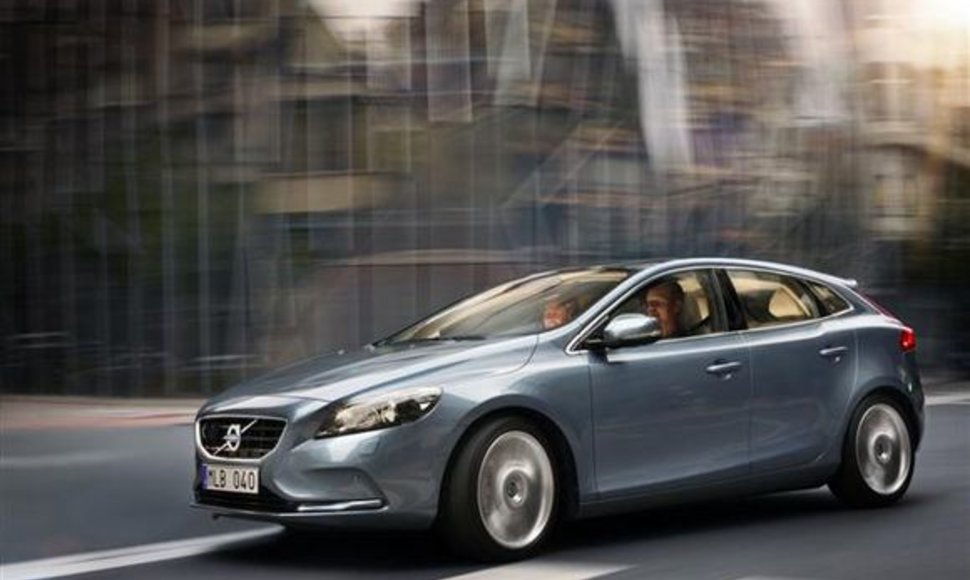 „Volvo V40“