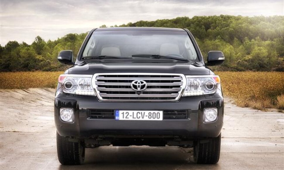2012-ųjų &bdquo;Toyota Land Cruiser V8&ldquo;