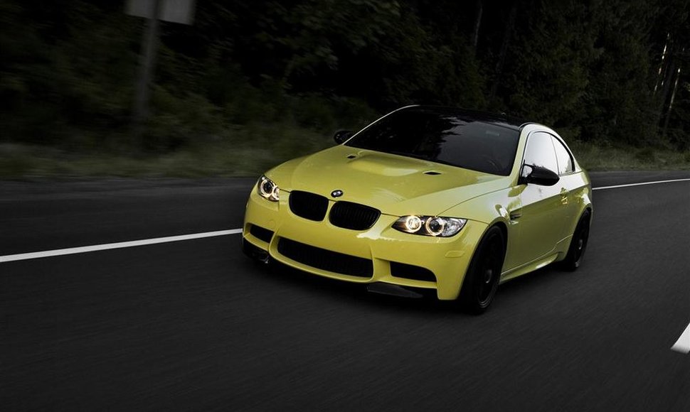 Geltonas BMW M3