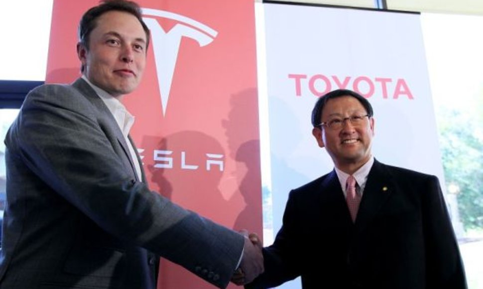 Elon Musk ir Akyio Toyoda