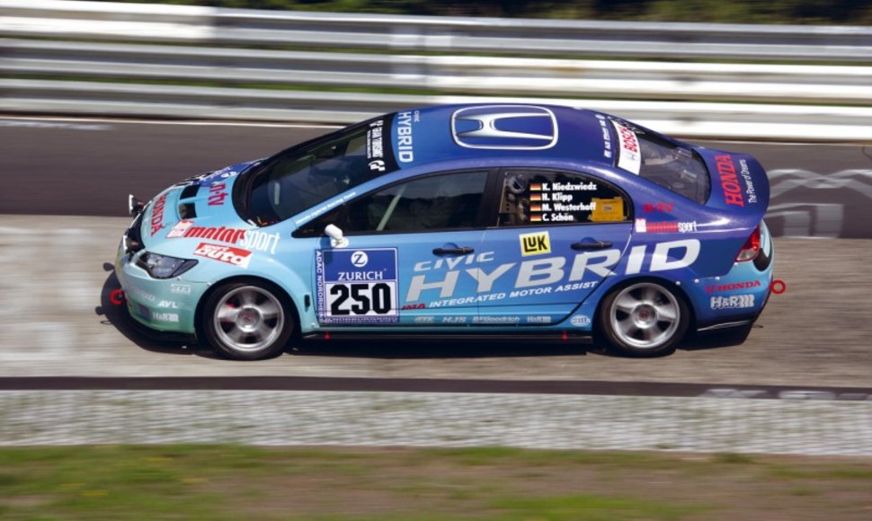 „Honda Civic Hybrid“ parengtas 24h lenktynėms