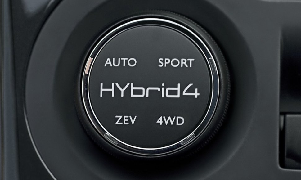 Pirmasis dyzelinis hibridas - „Peugeot 3008 Hybrid4“