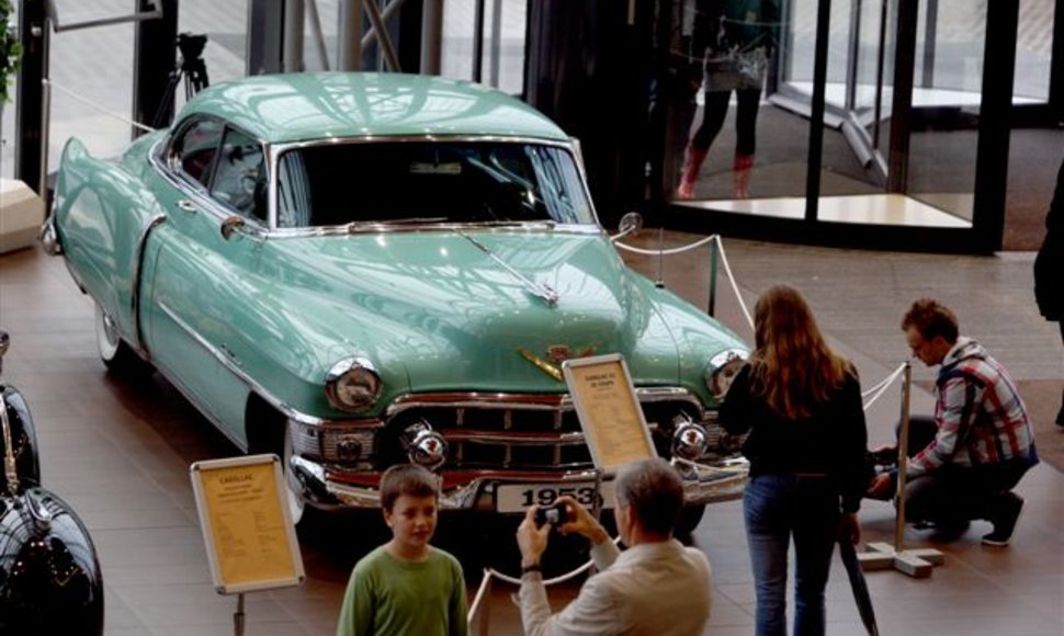 „Cadillac“ kolekcija - už save kalbanti automobilių istorija