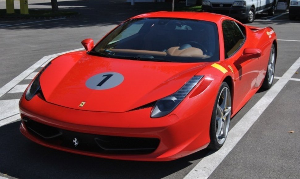 Kaip „Ferrari 458 Italia“ taisė