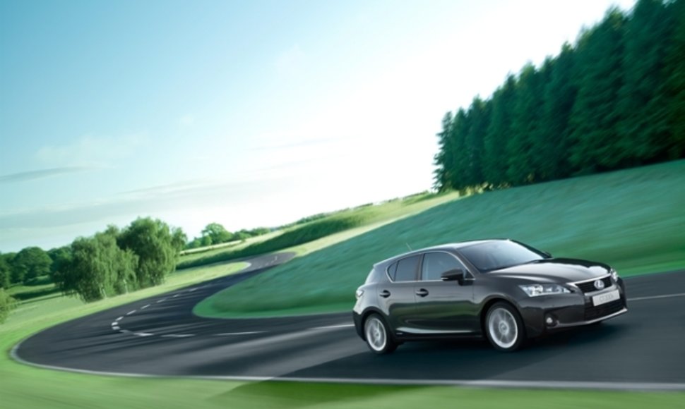 Mažiausias „Lexus CT200h“ bus draugiškas aplinkai