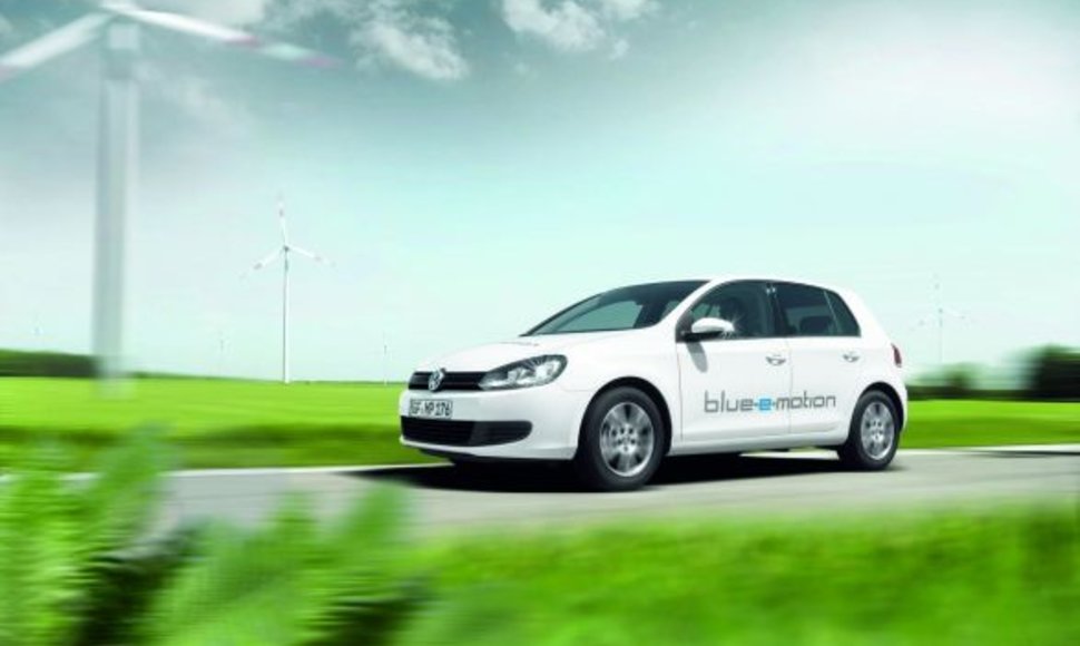 Elektrinis „VW Golf-e-motion“ jau 2014 metais!
