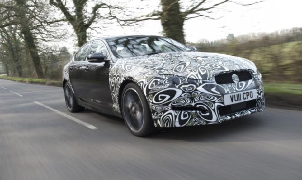 „Jaguar XF“ turės naują nosytę ir taupesnį dyzelinį variklį