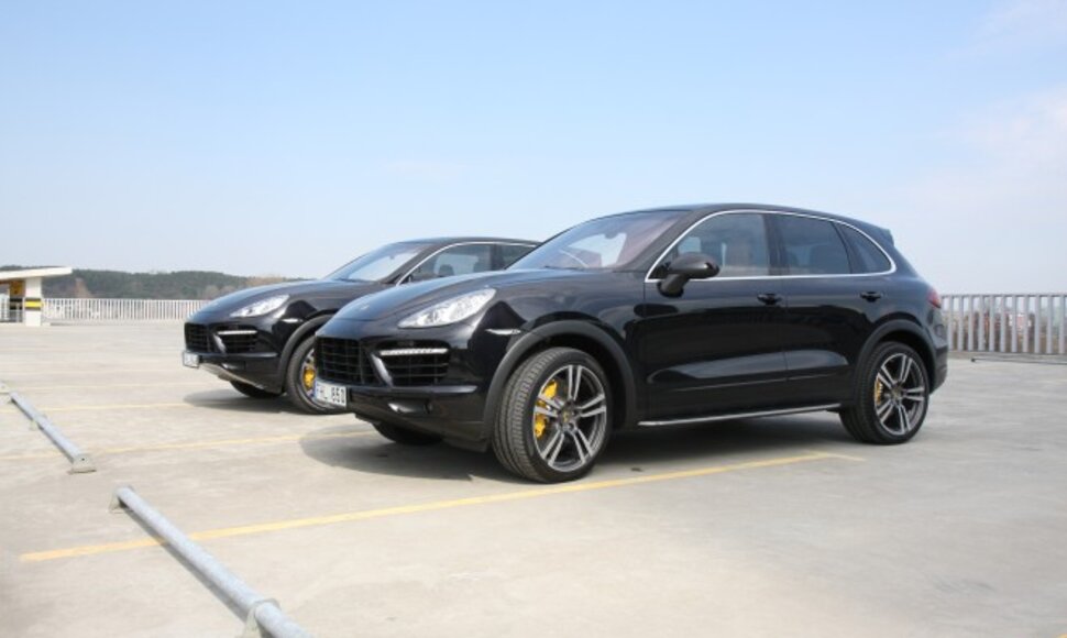 Du &bdquo;Porsche Cayenne Turbo&ldquo; - kiekvienas po 500 AG