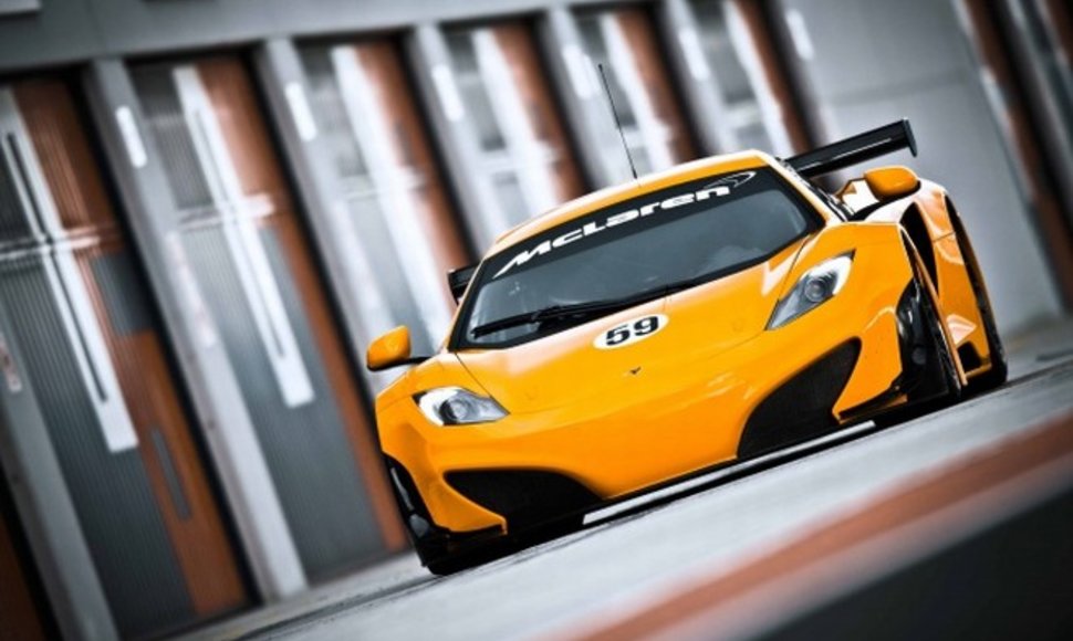 „McLaren MP4-12C GT3“ matysime tik lenktynių trasose