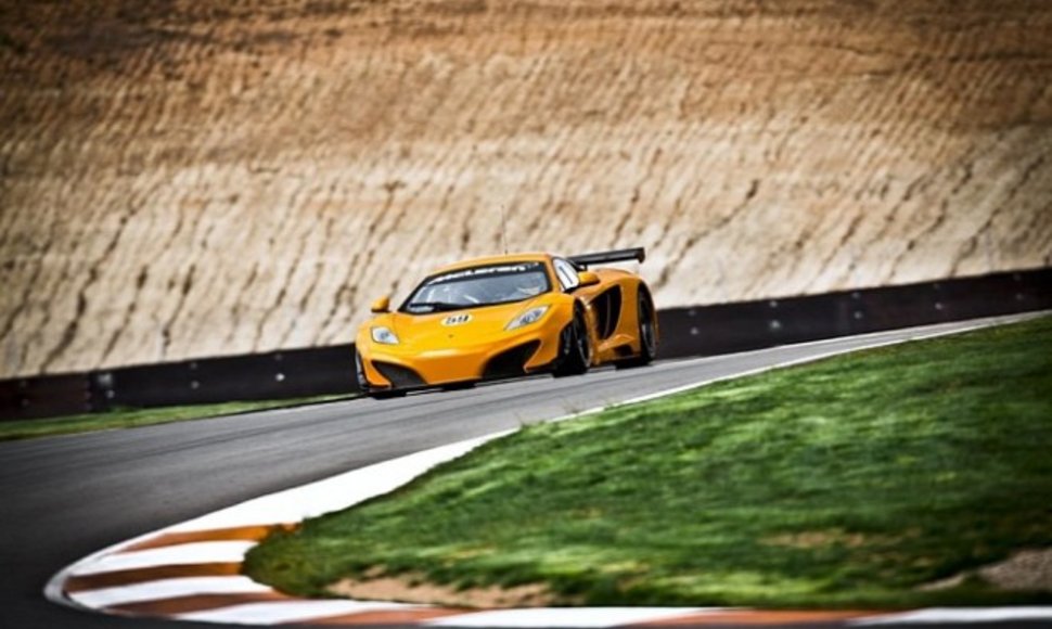 „McLaren MP4-12C GT3“ matysime tik lenktynių trasose