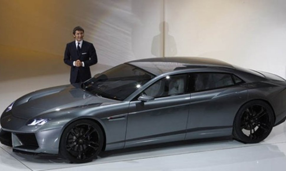 Stephanas Winkelmannas prie „Lamborghini Estoque“
