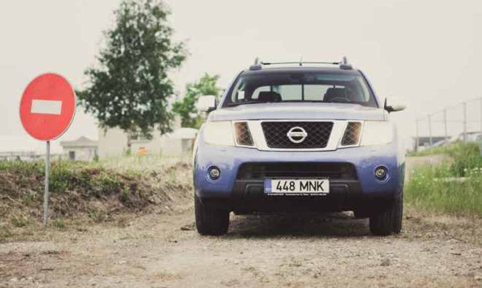 „Nissan Navara“ – nieko nebijantis