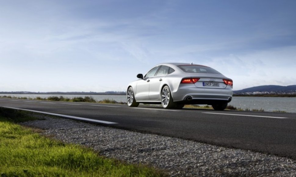 „Audi A7“ su „Godyear Eagle F1 Asymmetric“ padangomis 