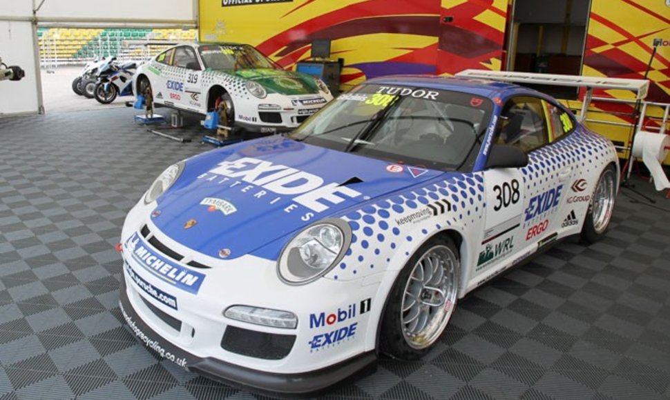 Jono Gelžinio automobilis „Porsche 911 GT3 Cup“