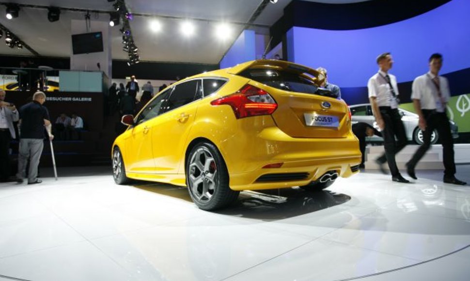 Frankfurtas 2011: Plati „Ford Focus“ modelių šeima