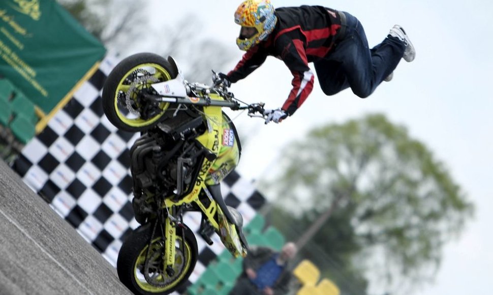 „Fast Lap“. „Stuntrider Aras“ pasirodymas