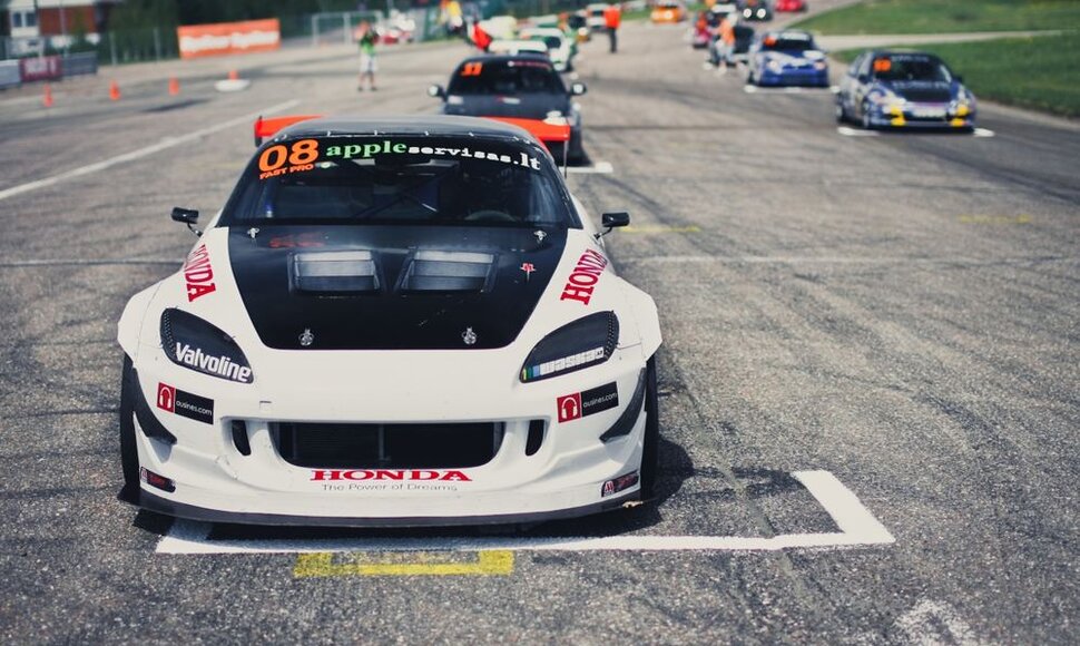 „Nippon Auto“ „Fast Lap“ lenktynėse remia Andrių Firantą