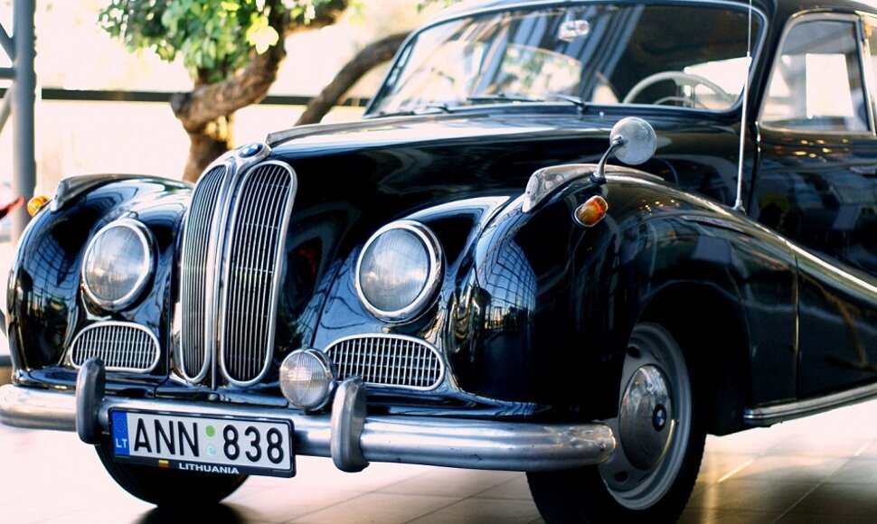 „Classic Car Contest“ dalyviai