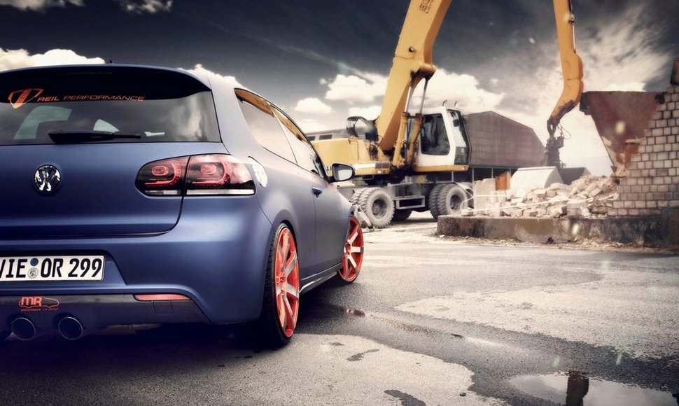 „BBM Motorsport“ patobulintas „Volkswagen Golf GTI“