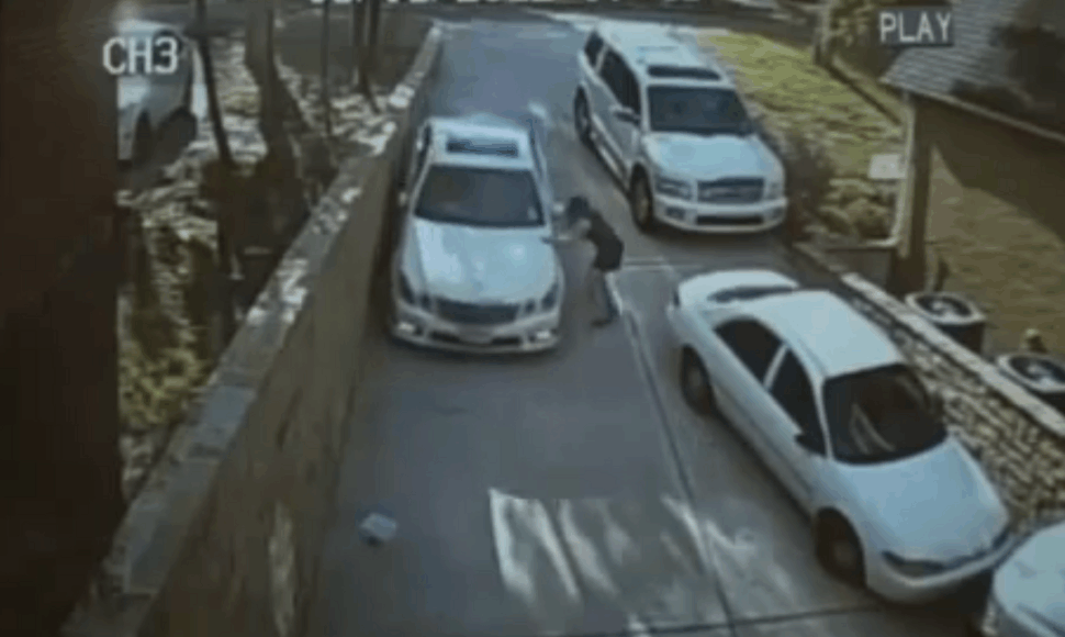 Plikomi rankomis automobilio nesustabdysi