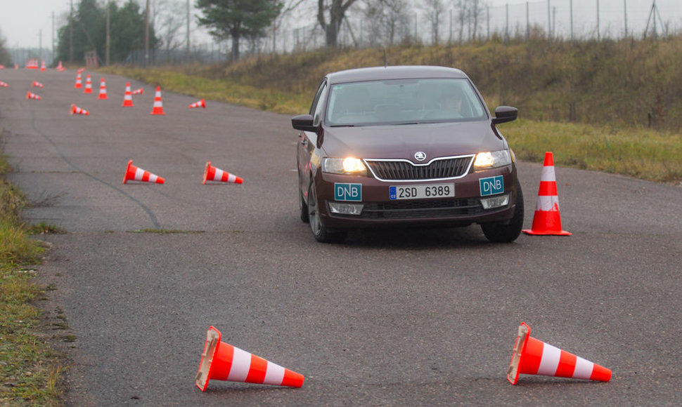 „Metų automobilio“ rinkimų bandymų sesija „Nemuno žiedo“ trasoje