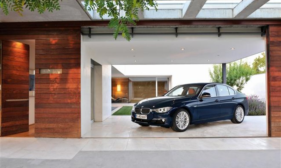 BMW 3 serija. „Luxury Line“ komplaktacija