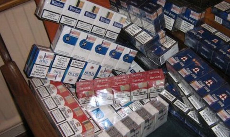 Klaipėdiečio bute aptiki 253 pakeliai įvairių cigarečių.