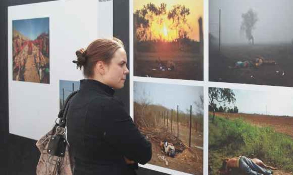 22-ejų Evelinai patiko daugybė „World Press Photo“ parodoje eksponuojamų nuotraukų, tačiau tas, kuriose matomi kraupūs vaizdai, mergina iškeltų į mažiau viešą vietą.