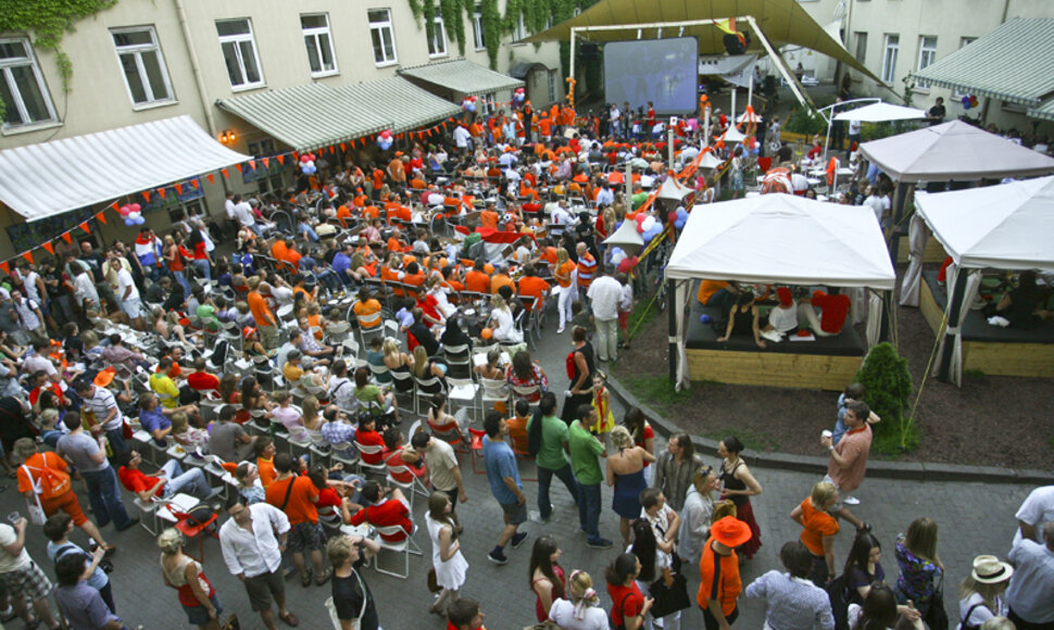 Futbolo čempionato 2010 transliacija