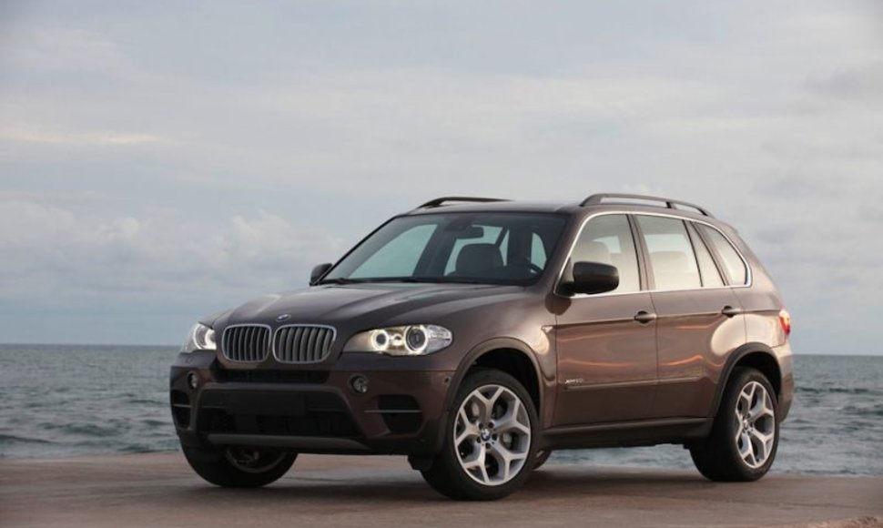 Atnaujintame BMW X5 – nauji varikliai