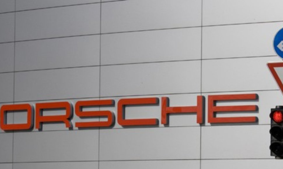 „Porsche“ patyrė milijardinius nuostolius