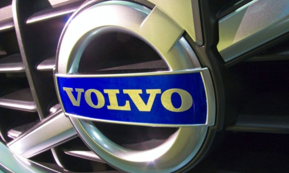 Kinai taikosi įsigyti „Volvo“