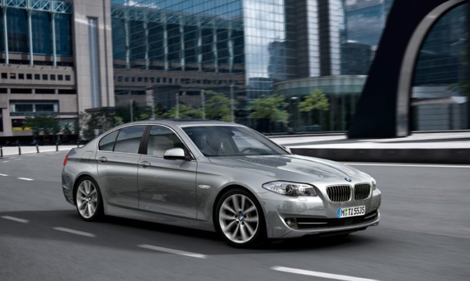 Naujasis BMW 5 – sužibo ryški bavarų žvaigždė