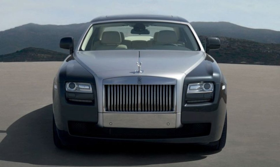 „Rolls-Royce Ghost” – prabangos, galios ir technologijų derinys