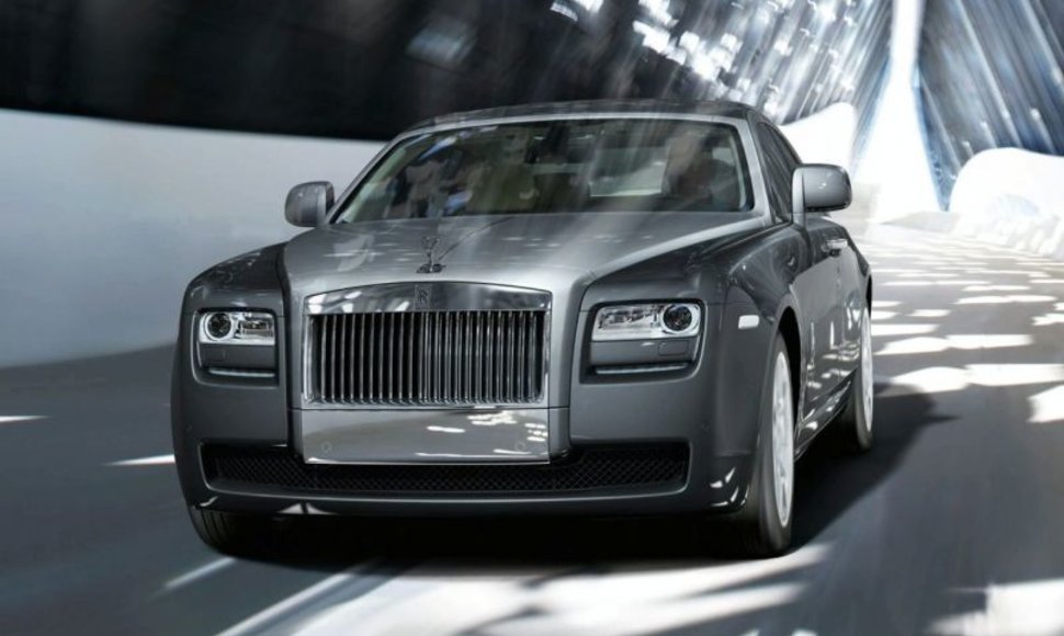 „Rolls-Royce Ghost” – prabangos, galios ir technologijų derinys