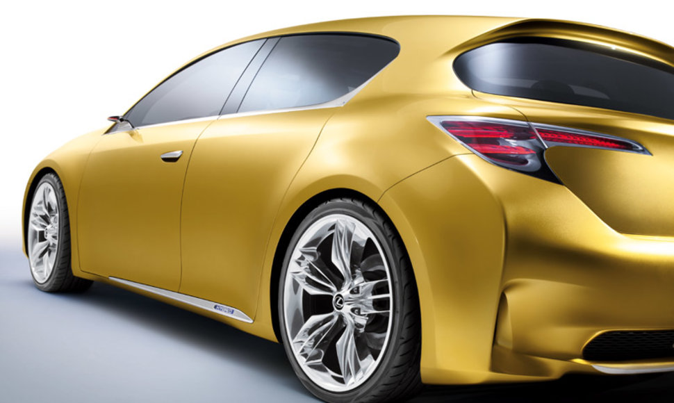 „Lexus LF-Ch“ koncepcija – pirmoji nuotrauka