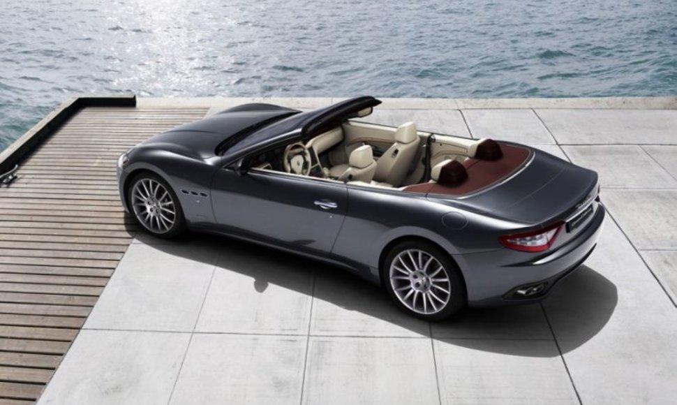 „Maserati GranCabrio“ - santūrus ir rafinuotas
